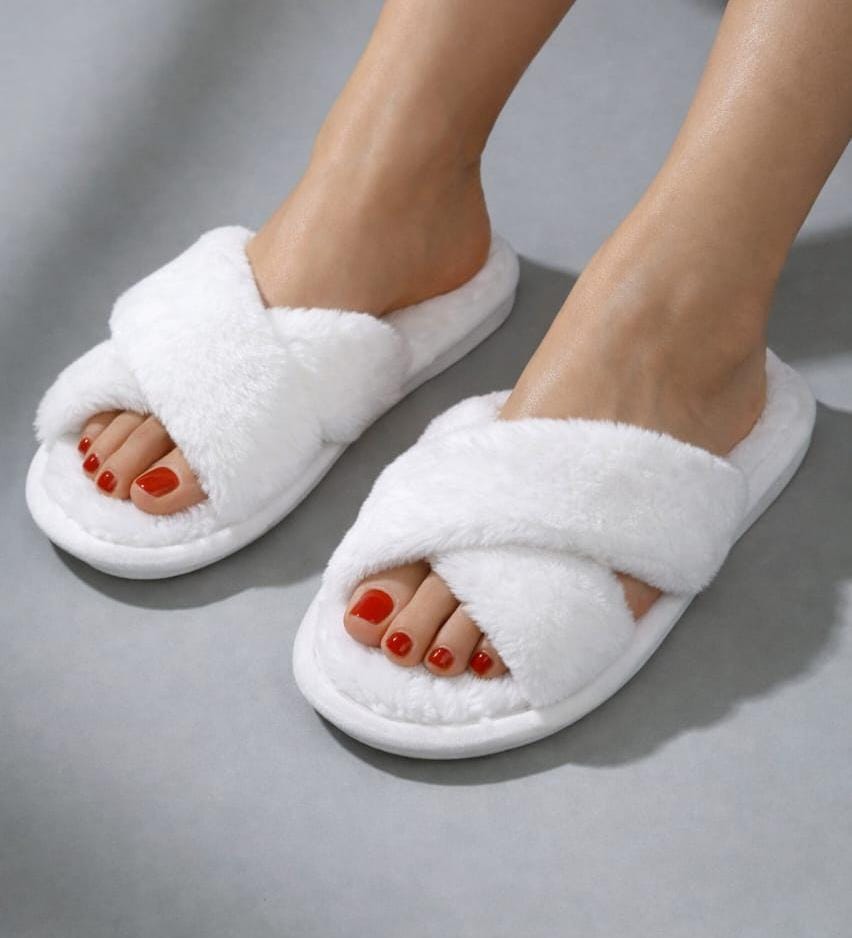 Premium White Fur Slippers (X) STYLE