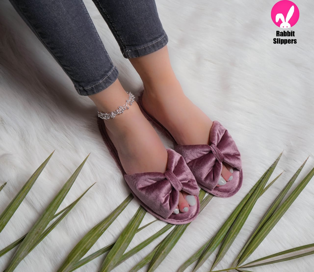 Velvet Bow Home Slippers – cashmere