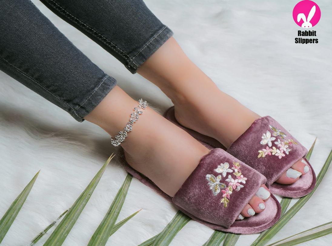 Embroidered Velvet Slippers – cashmere