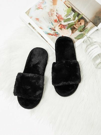 Luxury Black Fur Slides – Soft, Chic & Minimal