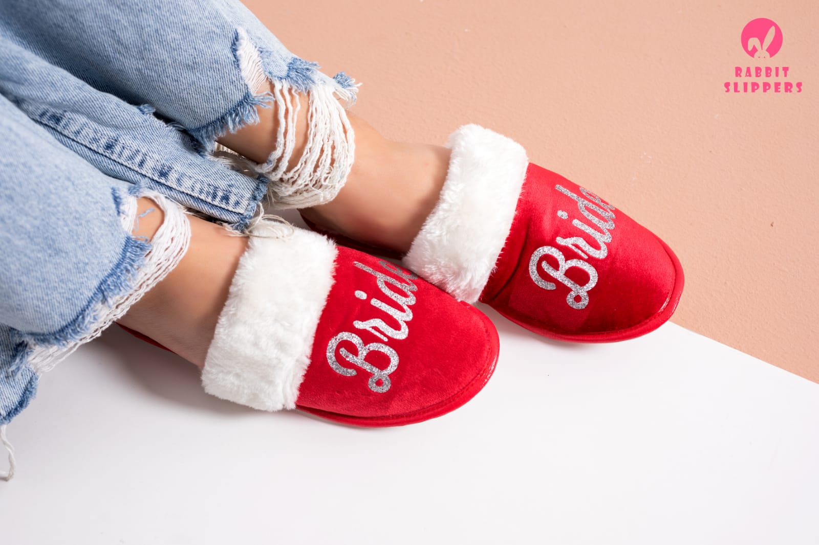 Women Red slippers X White fur