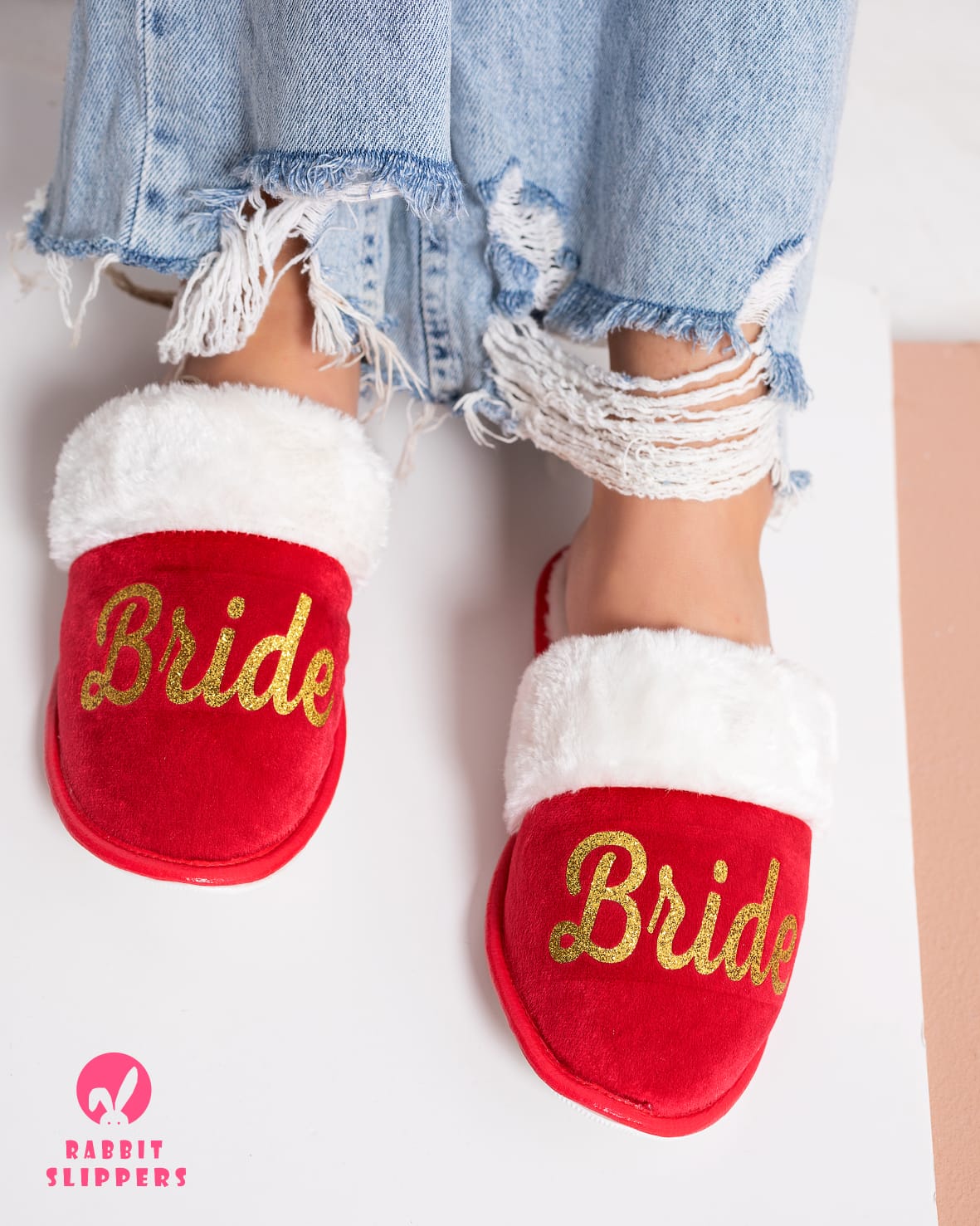 Women Red slippers X White fur
